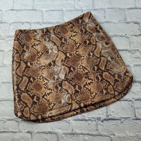 Wild Honey Faux Leather Python Print Mini Skirt size Large - Picture 1 of 9